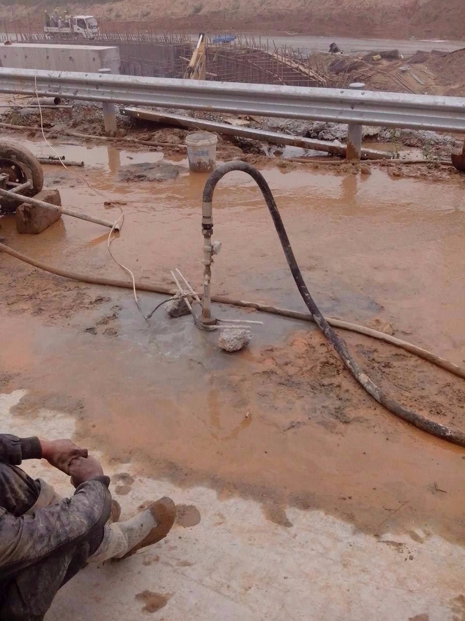 雁峰路基压密注浆